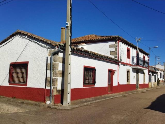 ¡Descubre esta joya en venta en Buenamadre, en pleno Campo Charro!