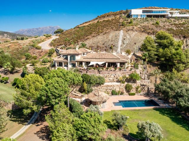 Descubre esta villa tradicional de calidad, ubicada en el pr. 658m² Benahavís