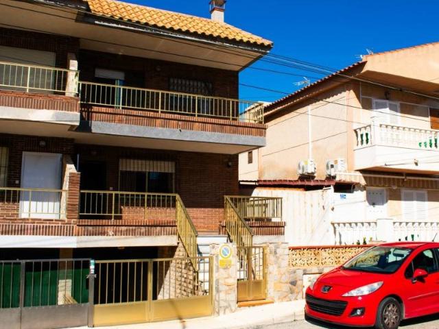 Descubre esta vivienda semi adosada a solo 190 metros del ma. 208m² Pilar de la Horadada