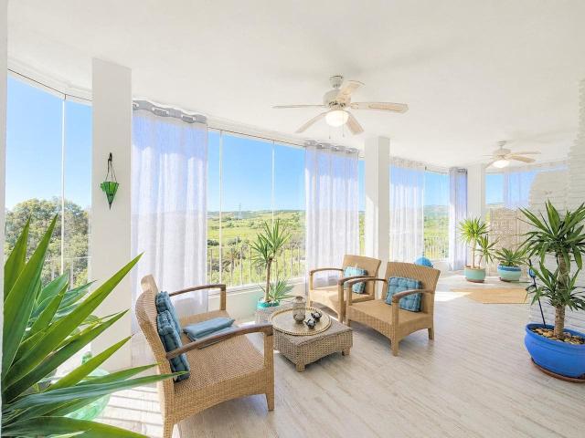 Descubre este exclusivo ático en Estepona, ubicado en una pr. 145m² Estepona