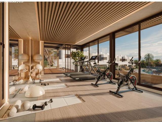 Descubre este espectacular adosado de 3 dormitorios y 3 baños en un exclusivo residencial
