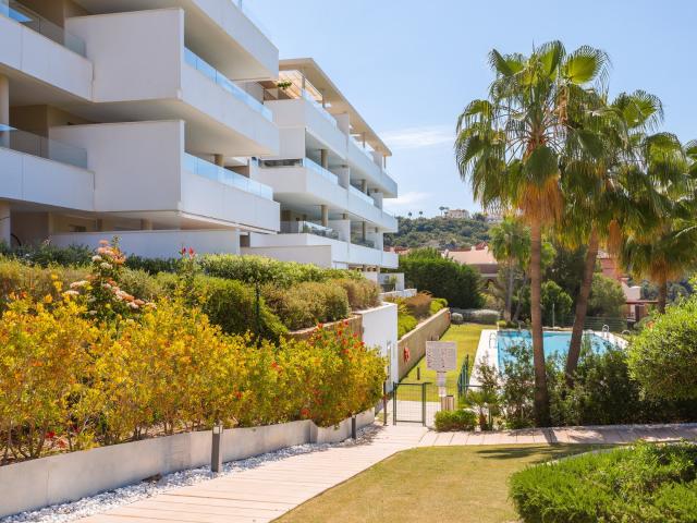 Descubre este espectacular apartamento contemporáneo a estre. 181m² Benahavís
