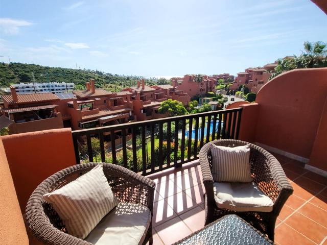 Descubre este espectacular ático dúplex en la exclusiva urba. 131m² Estepona