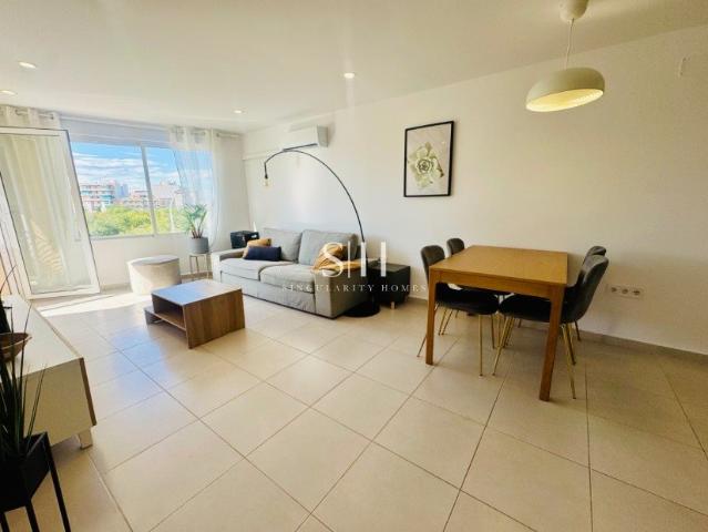 Descubre este luminoso apartamento situado en la prestigiosa. 85m² Torrevieja