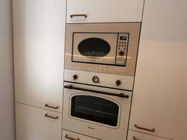Design Apartment of 3 Bedrooms in Villa Piata Uniri