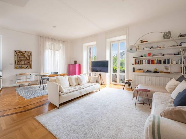 Design Apartment in the Heart of Milan
