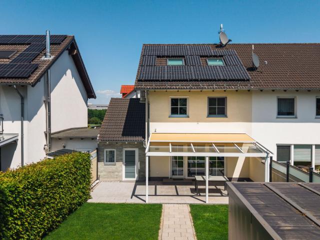 Design, Komfort und Energieeffizienz in perfekter Harmonie Doppelhaushälfte in Grafschaft Bölingen