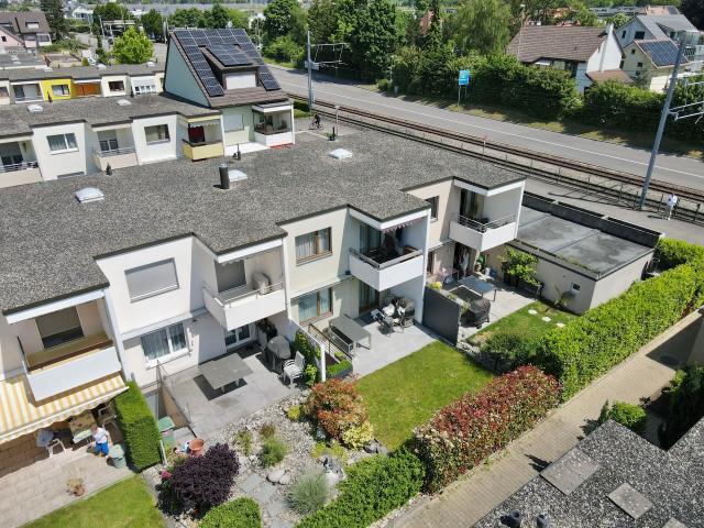 Design meets comfort: modern terraced house with garage box | dreamo. Ch