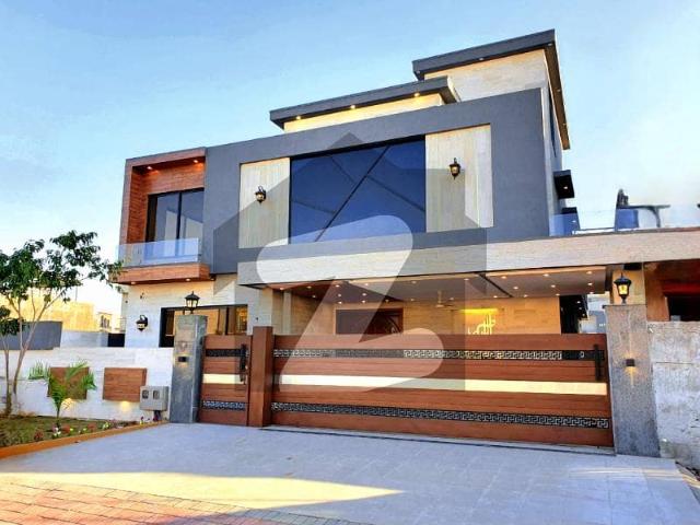 Designer 1 Kanal 6 Bedroom House For Sale On 80 Ft Boulevard
