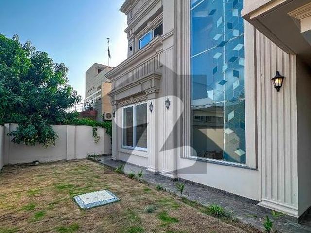 Designer House 7 bedroom Investor Rate Bahria Greens Overseas Enclave Sector 5
