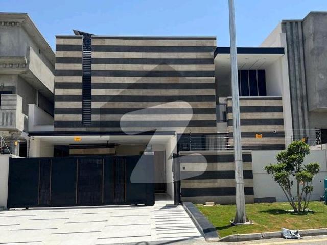Designer House for Sale 40x80 At 60 Feet Road In MPCHS Block B Islamabad MPCHS Block B