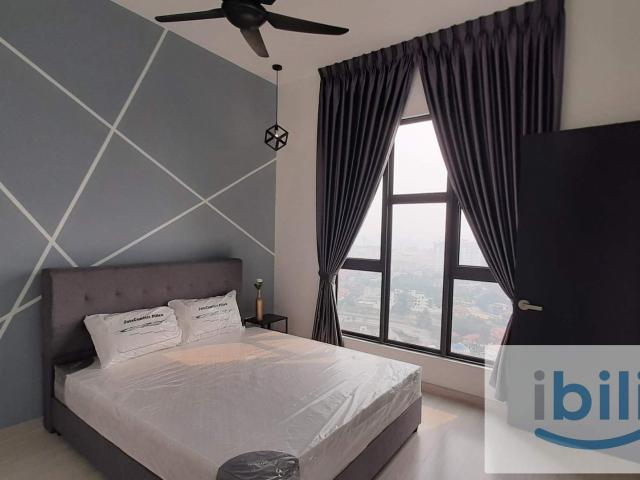 Designer suite Master Bedroom with attached bath & Aircond & small living like Studio