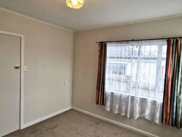 Desirable 3 bedroom home with a large garden
