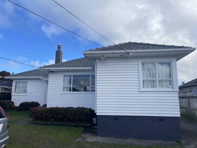 Desirable 3 bedroom home with a large garden