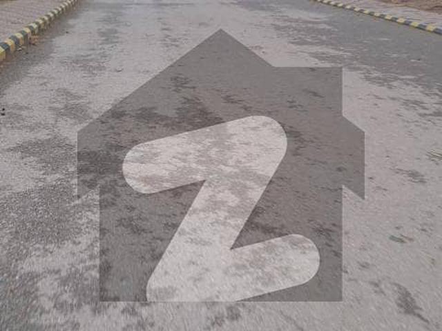 Desirable 10 Kanal plot in D Block Gulberg Green at investor rate