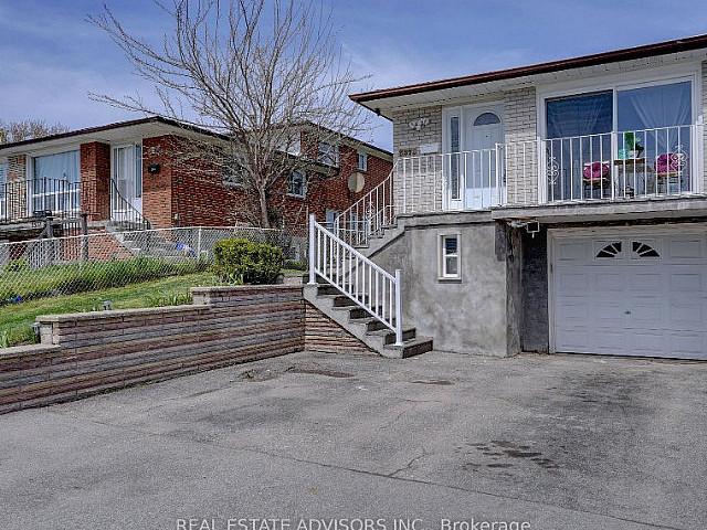 Desirable Central Mississauga Location Upgraded 4 bed Home