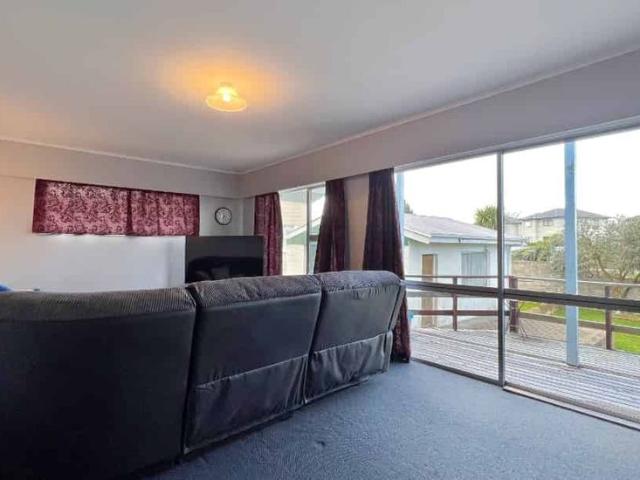 Desirable Family Home in Deanwell