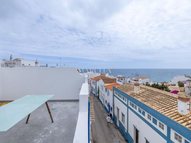 Deslumbrante Apartamento Duplex T3 Com Restaurante De Sucess. 258m² Lagos