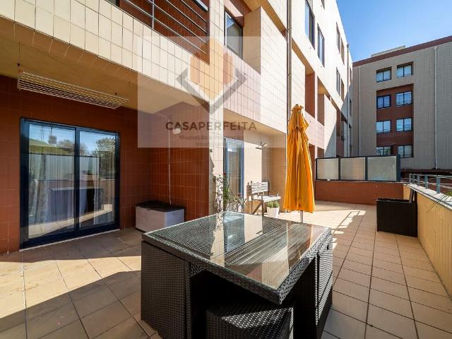 Deslumbrante Apartamento T2 com Terraço, Lugar de Garagem e. 110m² Gulpilhares