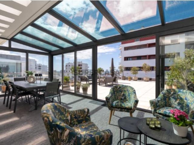 Deslumbrante Apartamento T2 com Vista Mar e Garagem