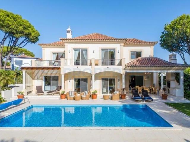 Deslumbrante moradia com 4 quartos, Vila Sol Quarteira, Loulé, Vila Sol