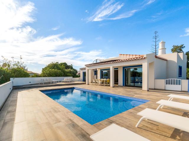 Deslumbrante moradia com piscina, terraço e vista mar 168m² Lagoa e Carvoeiro