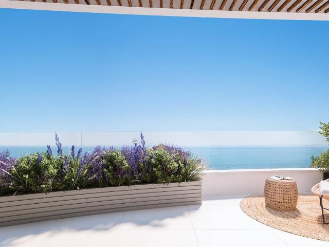 Despertar cada mañana contemplando el azul infinito del Medi. 153m² Benalmádena