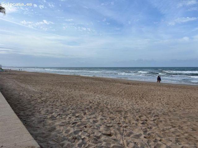 DESPIERTA CADA DÍA CON VISTAS AL MAR – APARTAMENTO CON PISCINA Y GARAJE A 200 METROS DE LA PLAYA