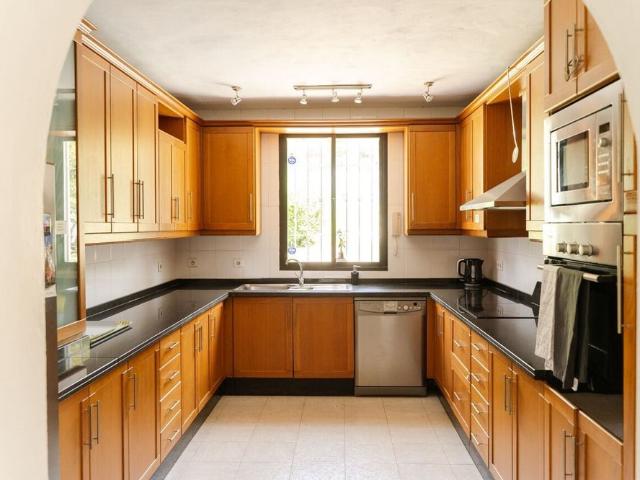 Detached Villa With Large Private Garden And Pool For Winter Rental In Maro