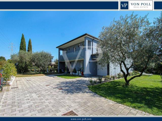 Detached Villa with Pool and Garden, Convenient to U.S bases