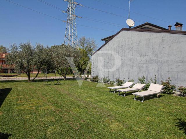 Detached Villa with Pool and Garden, Convenient to U.S bases