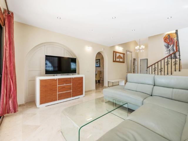 Detached Villa in Atalaya Isdabe