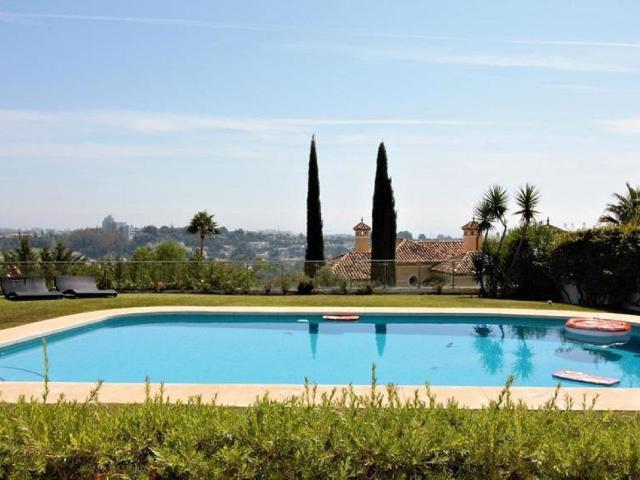 Detached Villa in El Paraiso