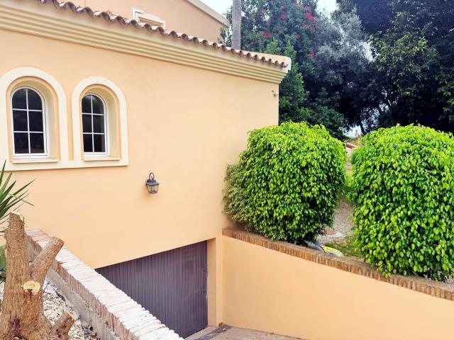 Detached Villa in El Paraiso