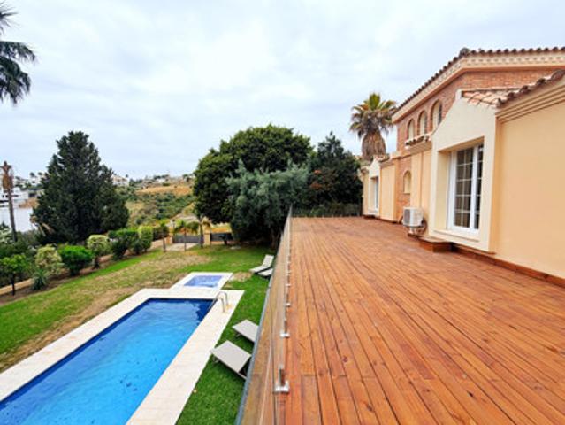 Detached Villa in El Paraiso