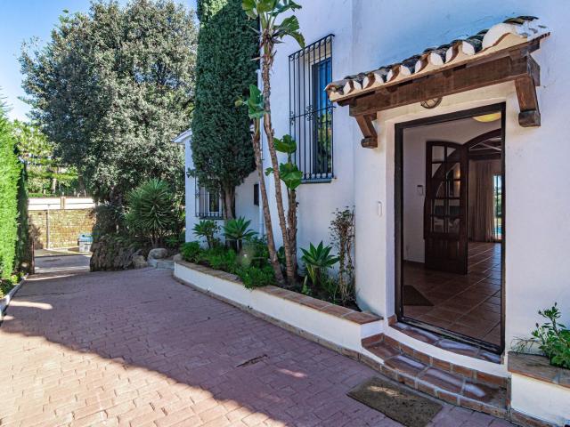 Detached Villa in New Golden Mile