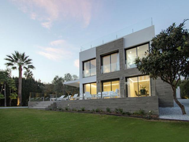 Detached Villa in Nueva Andalucía
