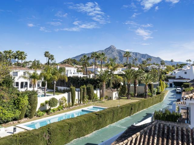 Detached Villa in Nueva Andalucía