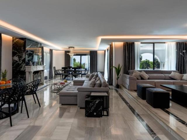 Detached Villa in Nueva Andalucía