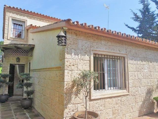 Detached Villa in Nueva Andalucía