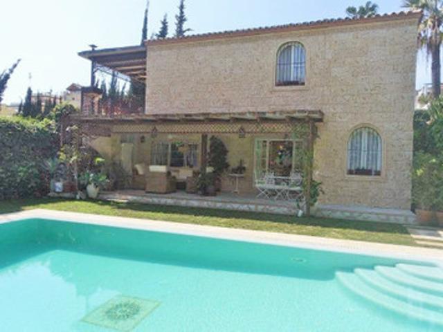 Detached Villa in Nueva Andalucía