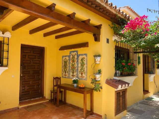 Detached Villa · Marbella