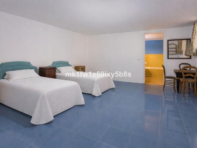 Detached Villa · Marbella