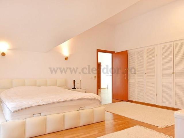 Detached Villa near Jolie Ville Cambridge School