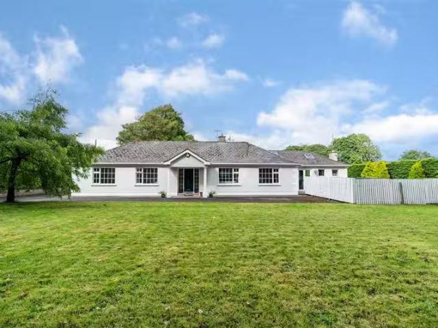 Detached Bungalow on c. 0.5 Acre, Broadlease, Ballymore Eustac.