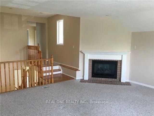 Detached Home For Lease | W9048314