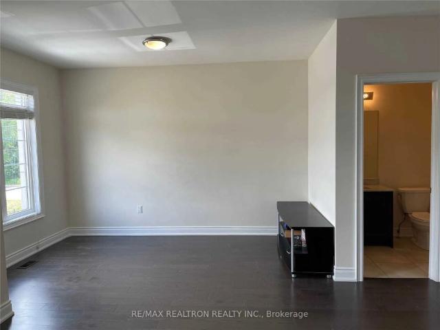 Detached Home For Lease | W9048796