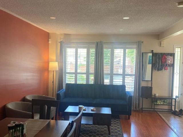 Detached Home For Lease | W9051238