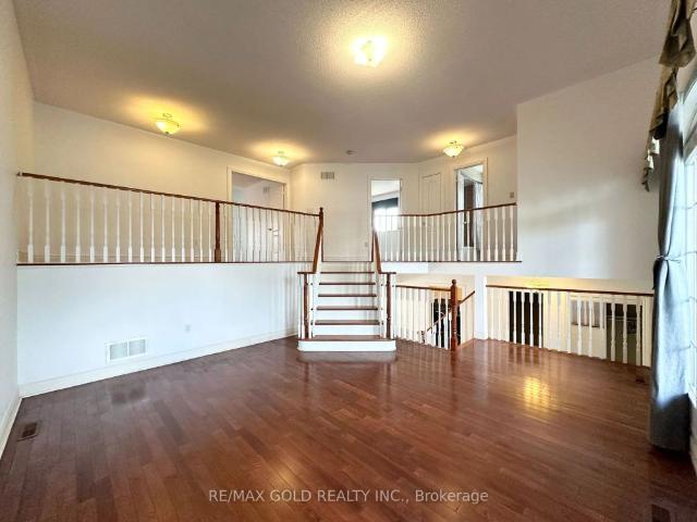 Detached Home For Lease | W9053645