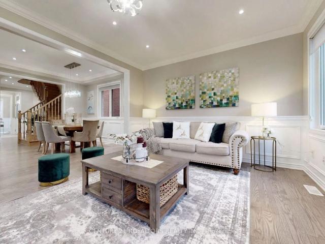 Detached Home For Lease | W9031533